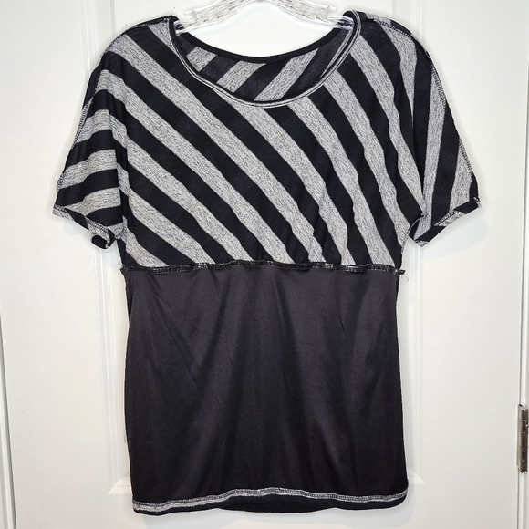 AB Studio Light Gray and Black Diagonal Striped Blouse Juniors Size XL - Picture 5 of 8